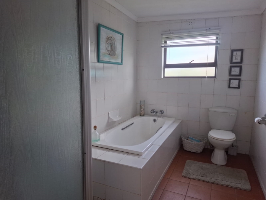 3 Bedroom Property for Sale in Winterstrand Eastern Cape